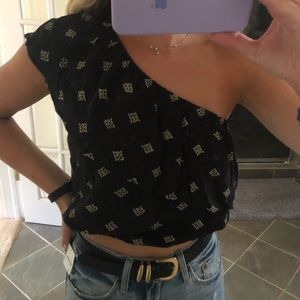 One shoulder cropped top!